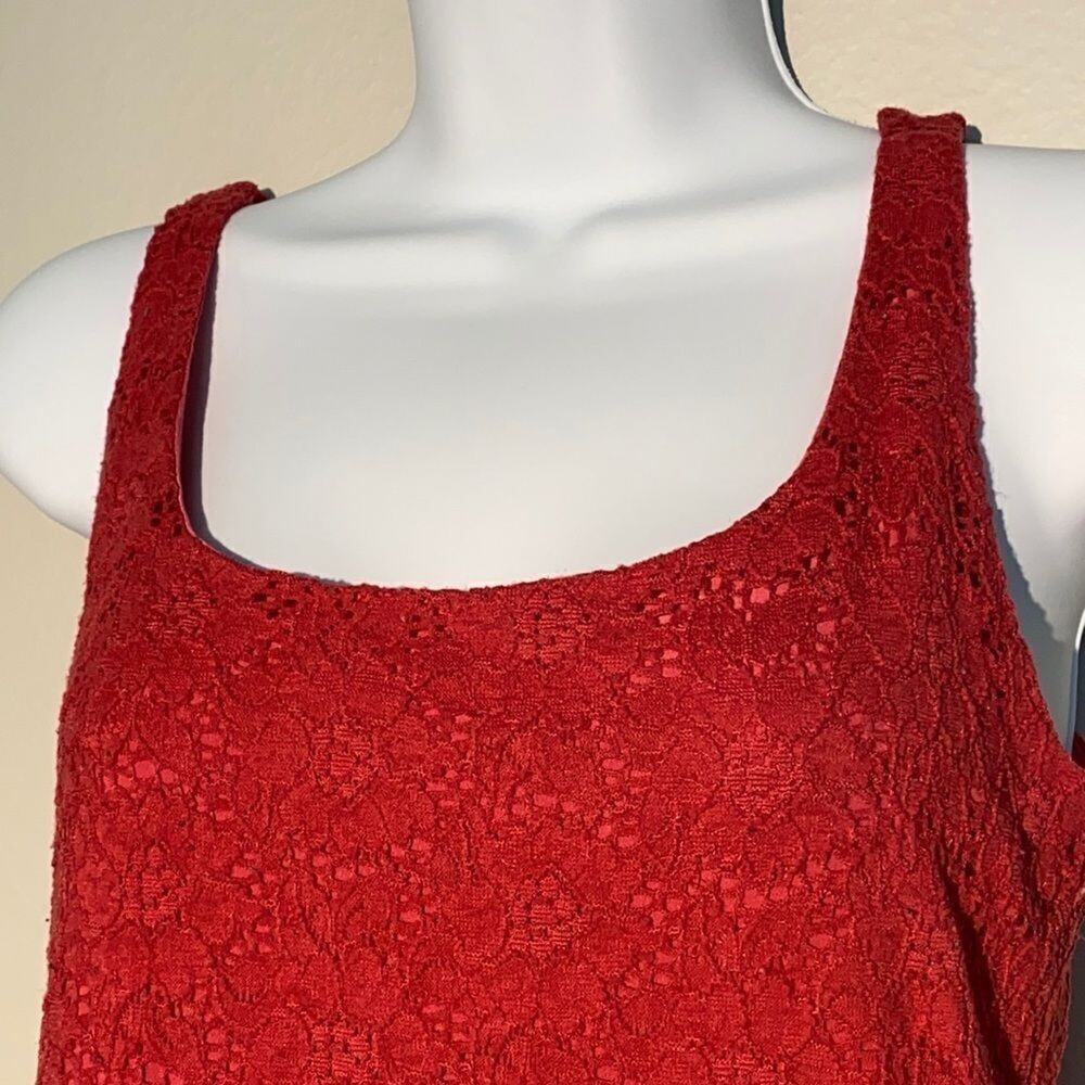White House Black Market Coral Tank S